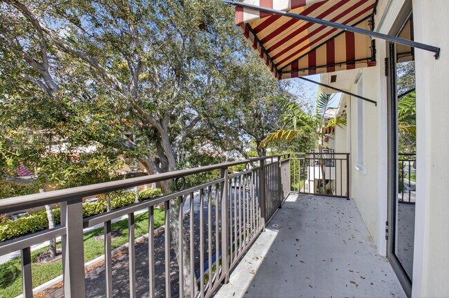 Building Photo - 2515 Venetian Ct