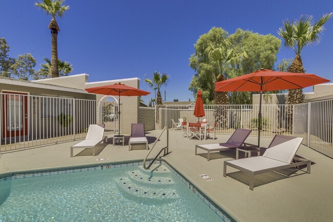 Building Photo - $0 First Month Rent! Remodeled 2 Bed Casita w/ Private Patio, W/D & Pool