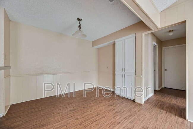 Building Photo - 4724 Berridge Ln