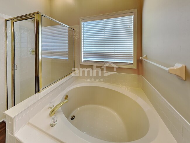 Building Photo - 3335 Berwick Field Dr