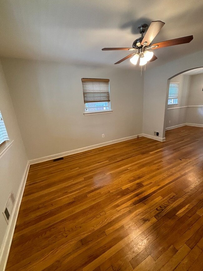 Building Photo - 162 Wesmond Dr