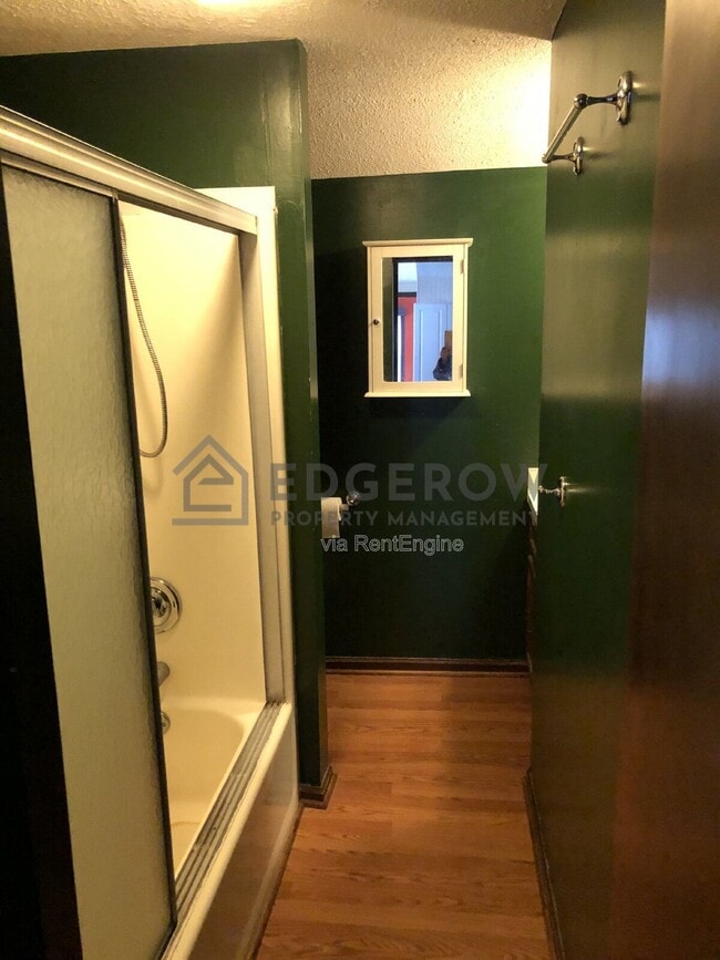 Building Photo - 5554 Pleasant Ave