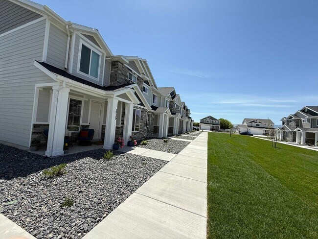 Building Photo - 2255 S 1120 W