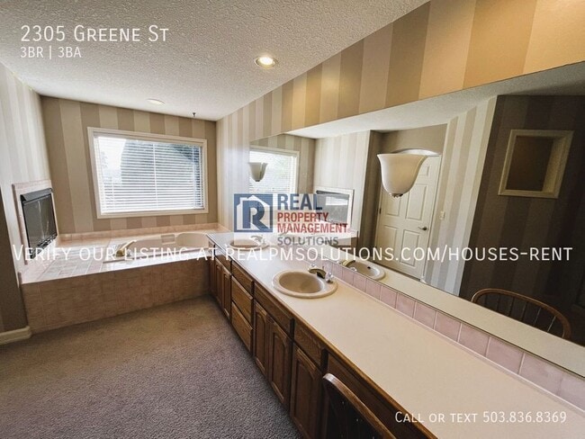 Building Photo - 2305 Greene St