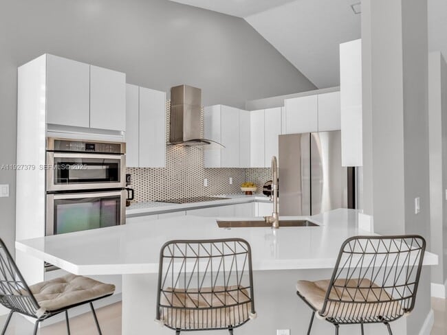 Building Photo - 933 Falling Water Rd