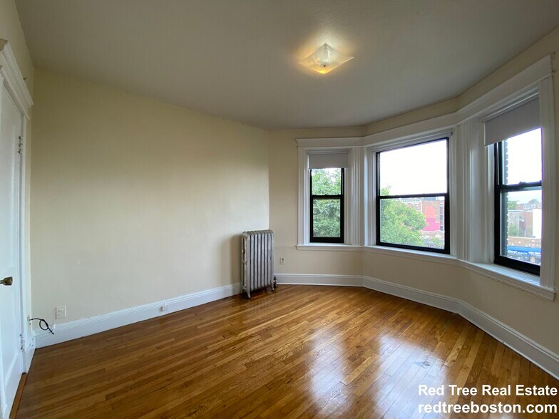 Building Photo - 1152 Commonwealth Ave