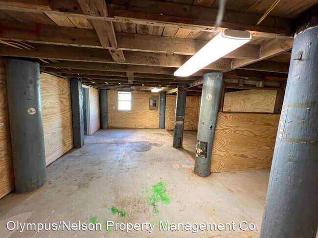 Building Photo - 414 Murex St