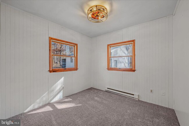 Building Photo - 438 Gloyd Ln