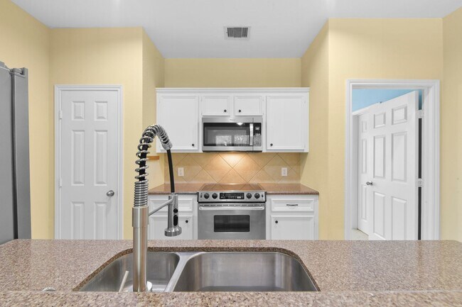 Building Photo - Gorgeous home in the heart of Houston!