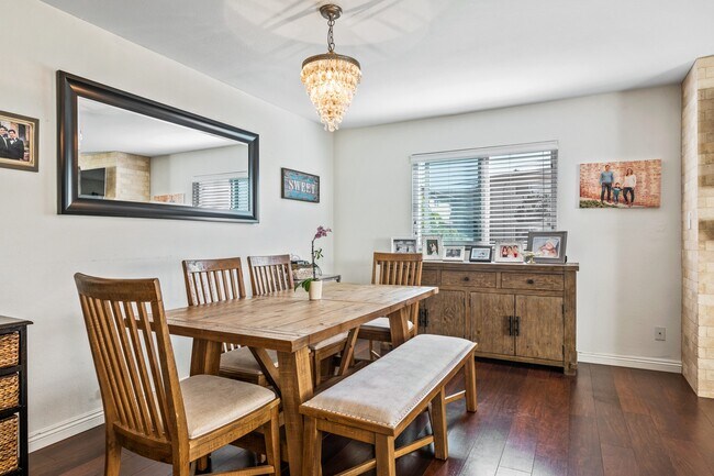 Building Photo - 1911 Mathews Ave