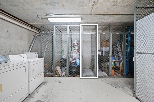 Building Photo - 10001 W Atlantic Blvd