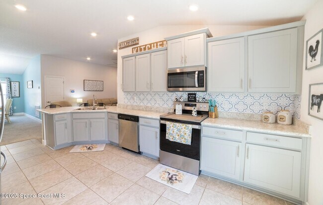 Building Photo - 814 Moment St