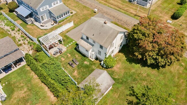 Building Photo - 33 Billow Rd