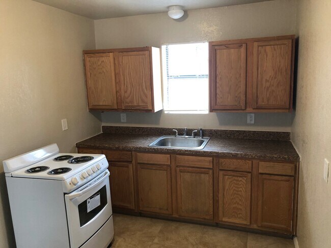 Building Photo - Cute 2BD/1BA in Downtown Roswell