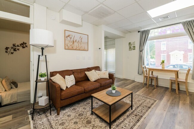 Building Photo - 344 N Lime St