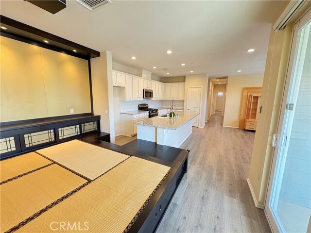 Building Photo - 280 W Via Presido