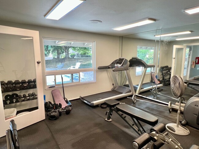 Building Photo - Woodinville ~ Woodland Hills Condo
