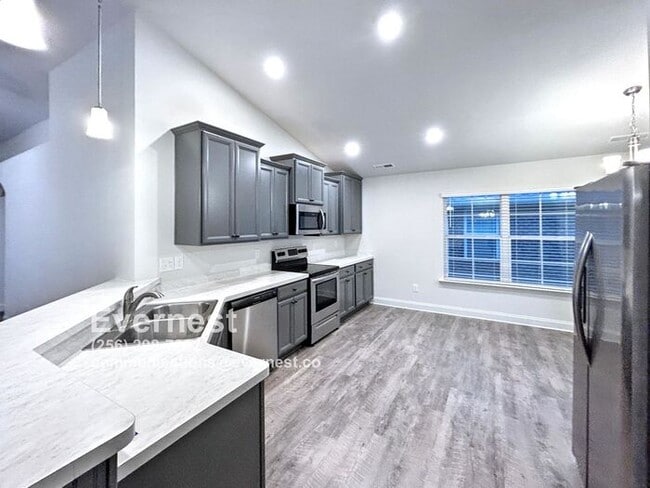 Building Photo - 118 Tybee Dr