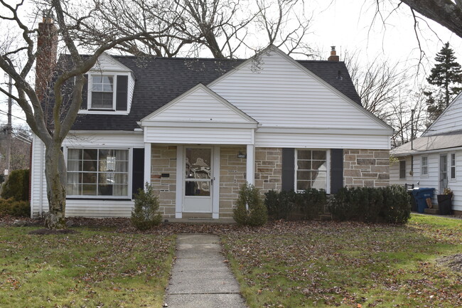 Front - south facing - 18921 Coffinberry Blvd