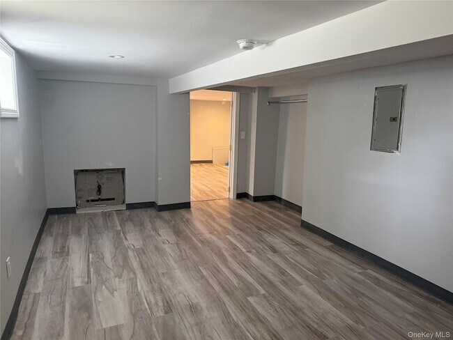 Building Photo - 10 Hillside Terrace