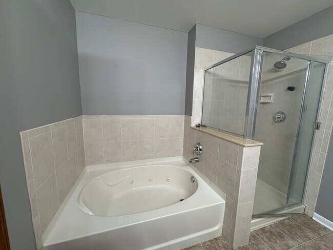 Building Photo - 1635 S Candlestick Way