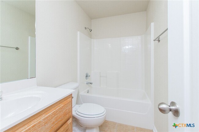 Building Photo - 404 Rowdy Dr