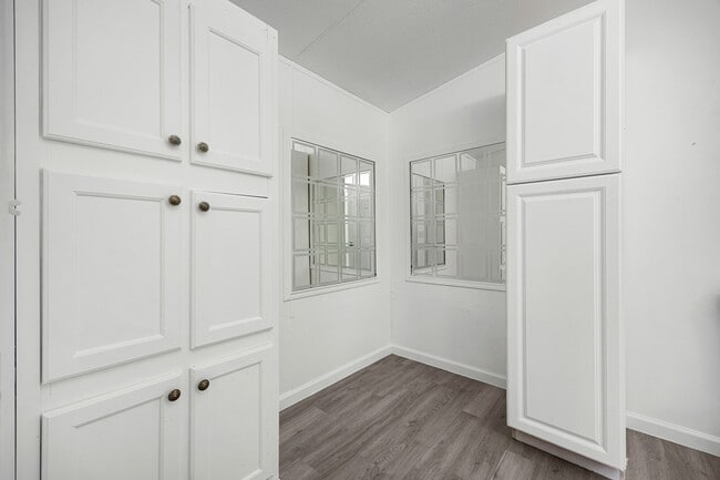 Building Photo - 16330 Hill Country Ct