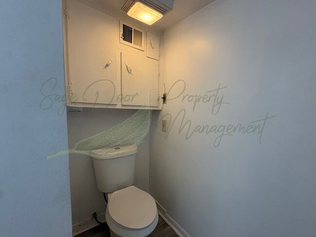 Building Photo - CHARMING STUDIO HOME!!!!