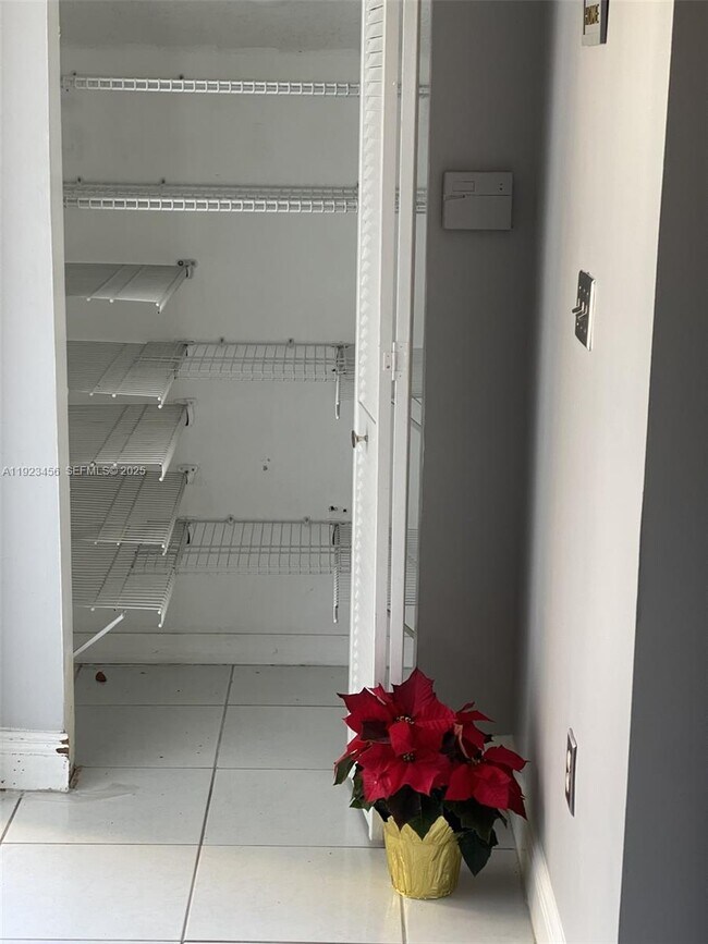 Building Photo - 6606 SW 131st pth