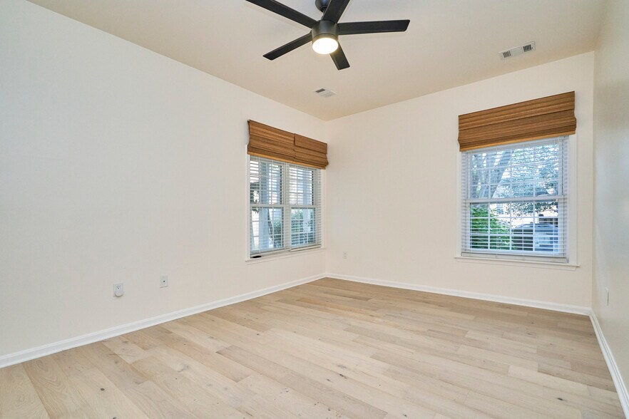 Building Photo - 2919 S Woodley St