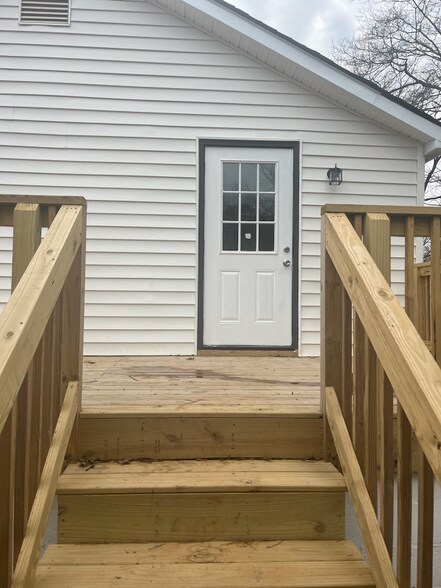 Building Photo - 728 Rodey Ave