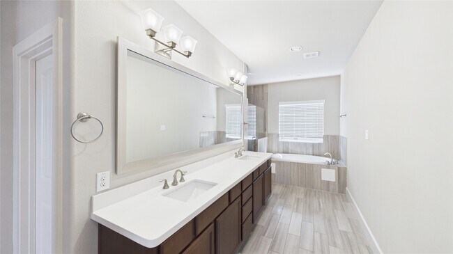 Building Photo - 2724 Rutland St