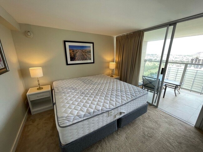 Building Photo - Furnished 1 Bedroom Island Colony Great Amenities!