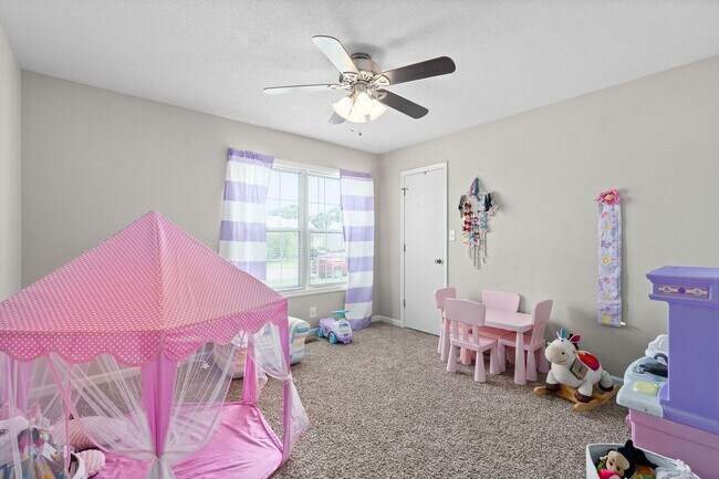 Building Photo - 524 Gainey Dr