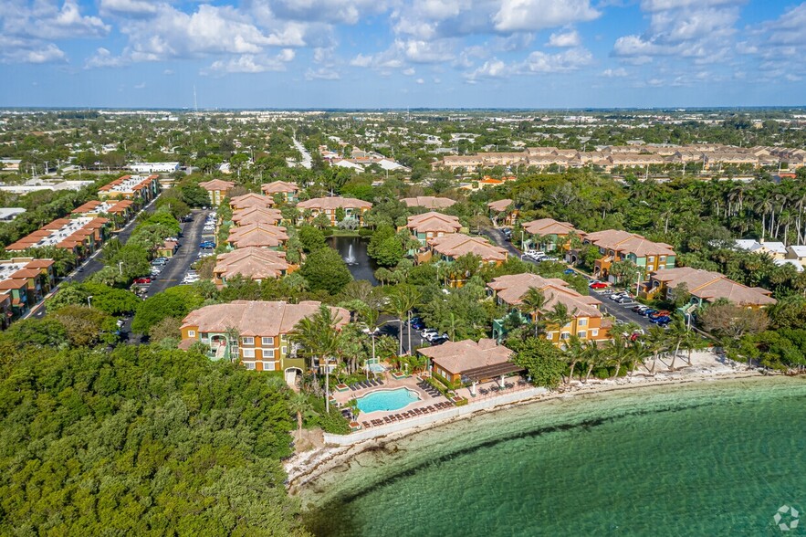 Primary Photo - Manatee Bay Apartments