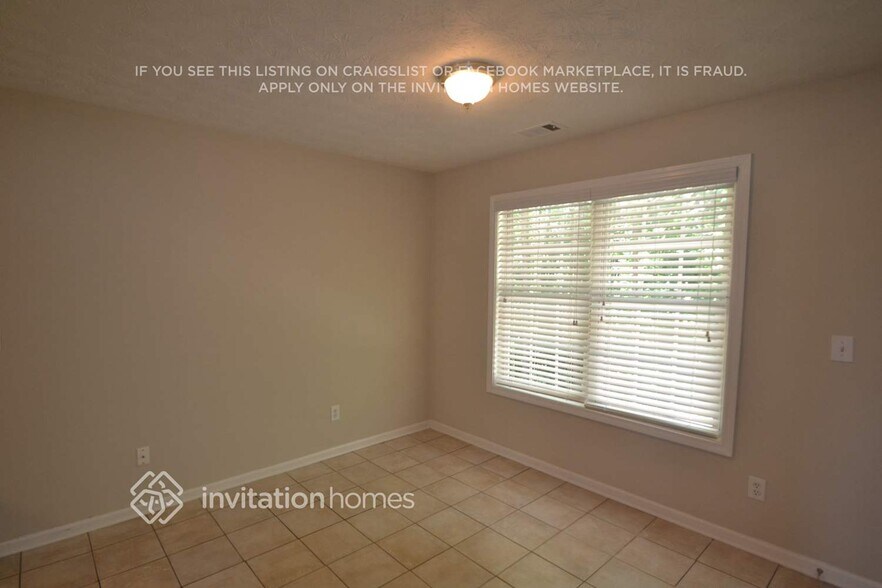 Building Photo - 2546 Rainshower Dr
