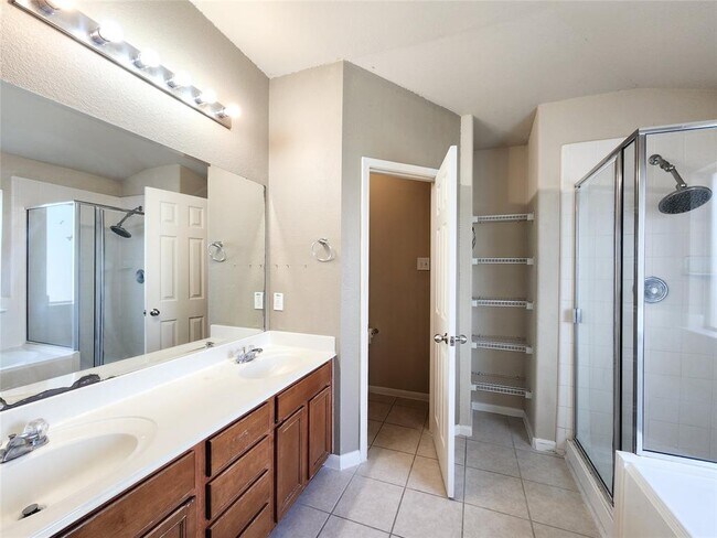 Building Photo - 5827 Eatons Creek Tr