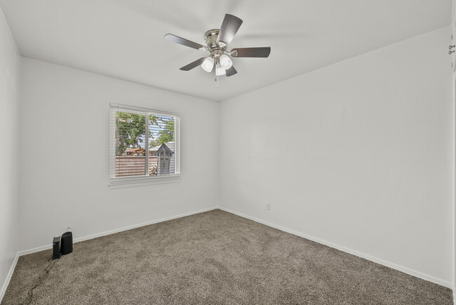 Building Photo - 809 W Ave J 10