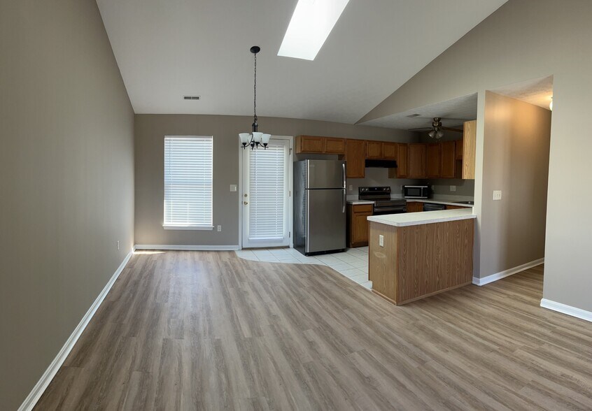 Kitchen view when you walk in - 98 Clubhouse Ln