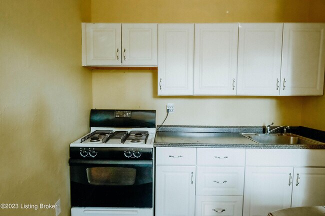 Building Photo - 105 N Hite Ave