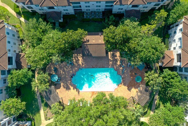 Building Photo - 2840 Shadowbriar Dr