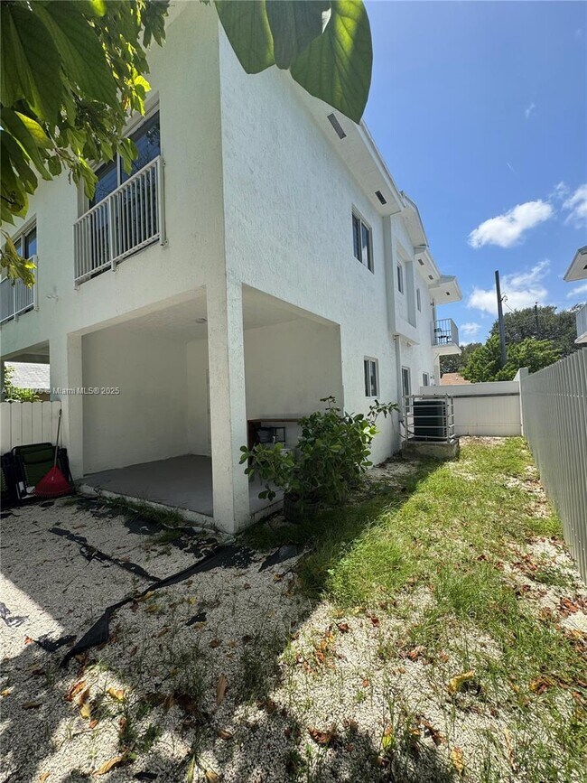 Building Photo - 6323 NW 1st Pl
