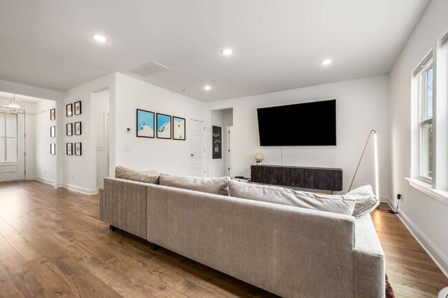 Building Photo - New Construction in a Great Neighborhood