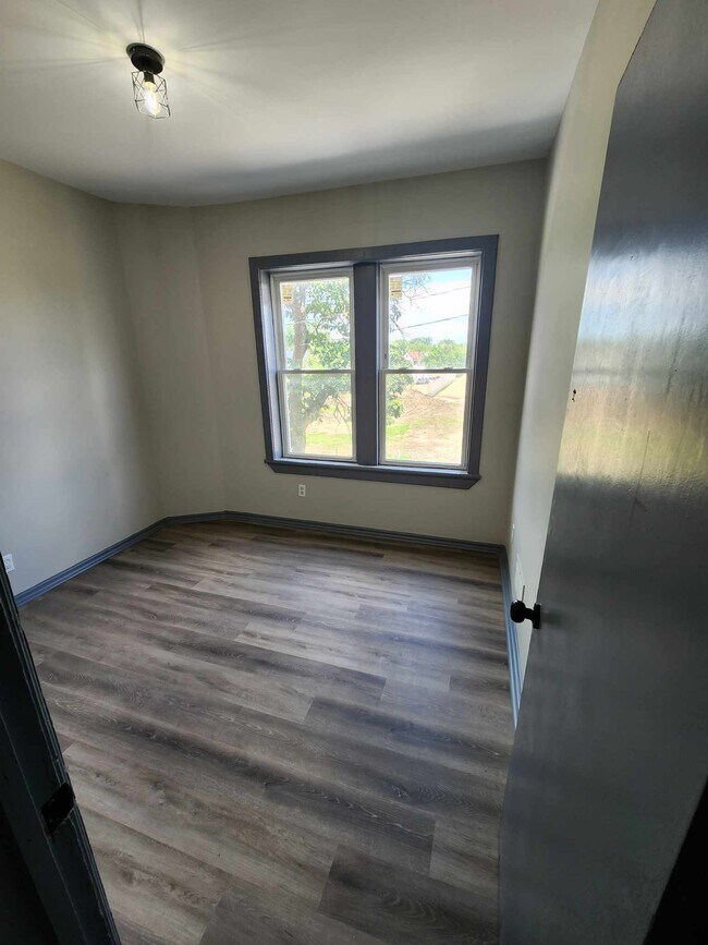 Building Photo - Soldoris