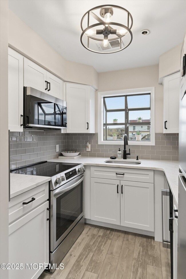 Building Photo - 132 Sampson Ave