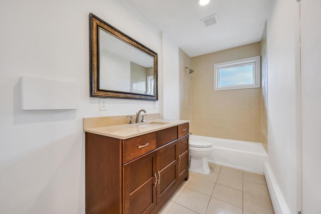 Building Photo - 405 Massapequa Ave