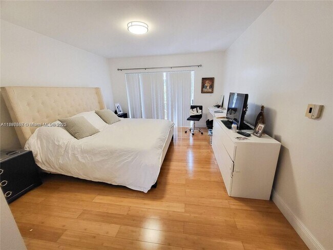 Building Photo - 9801 NW 45th Ln