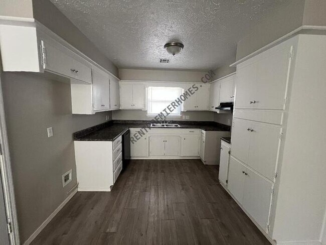 Building Photo - 4413 NW 12th St