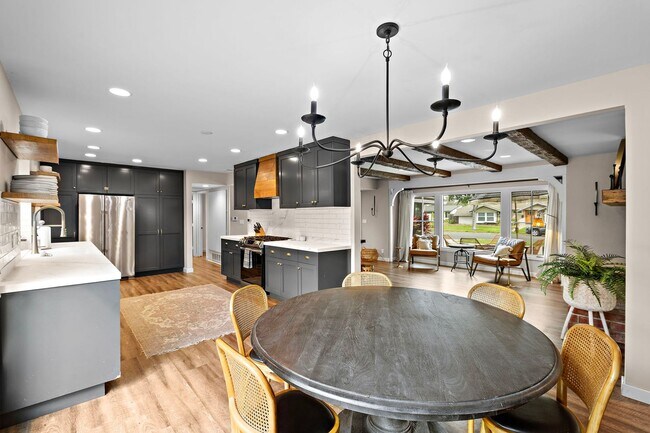 Building Photo - Beautifully Remodeled Rossmoor Home in a P...