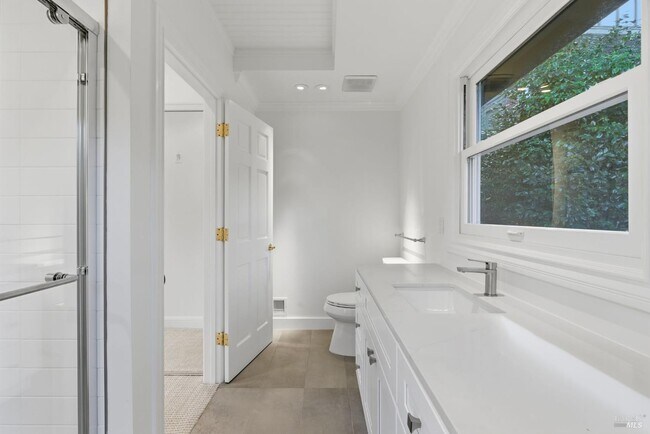 Building Photo - 309 Melrose Ave